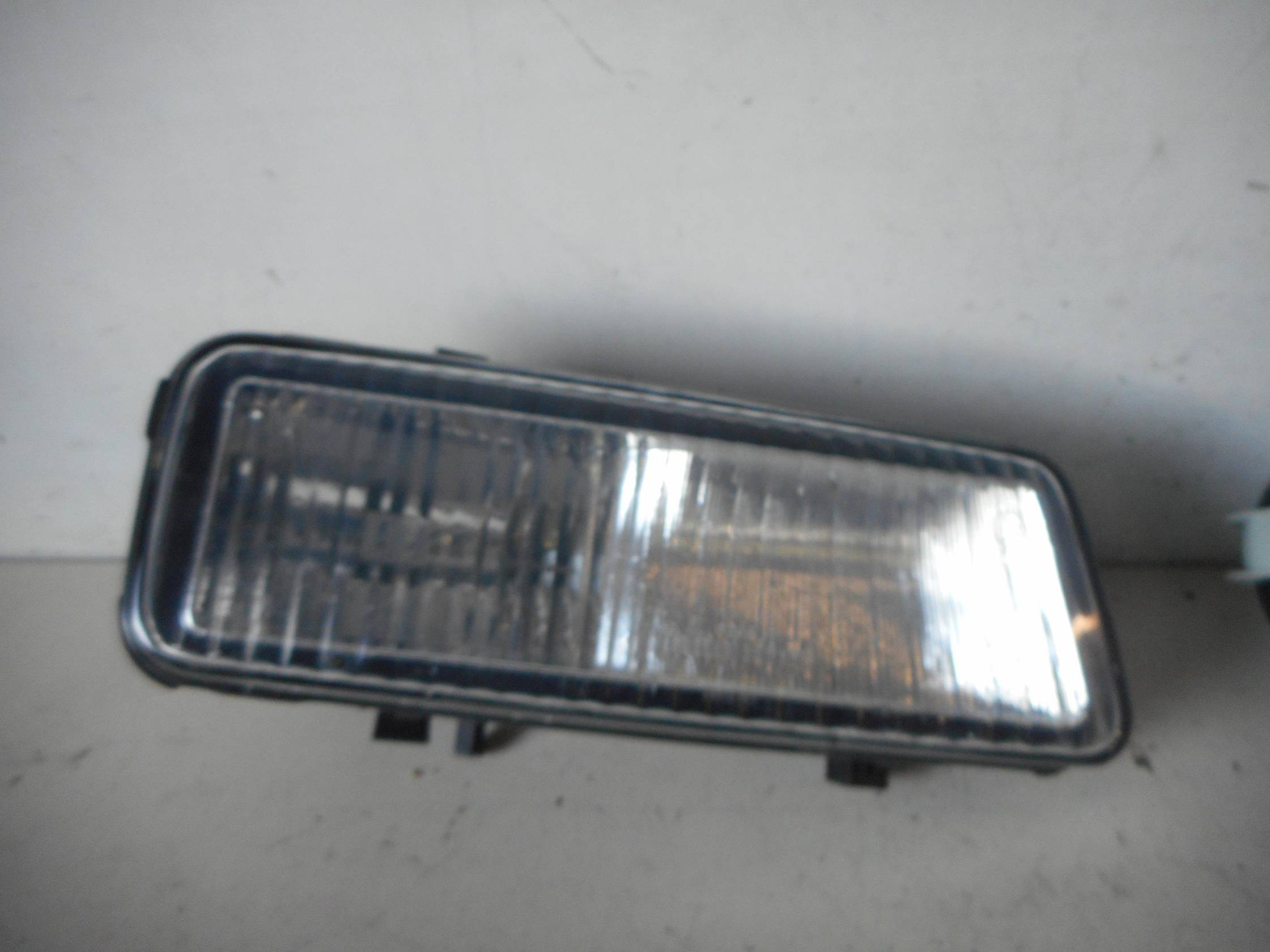 Proiettore fendinebbia dx.